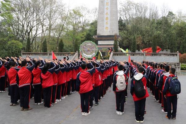 救援老画家