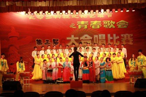 湘西悍匪年近古稀徒手抓野狗；为匪五十载，机关算尽终究恶贯满盈